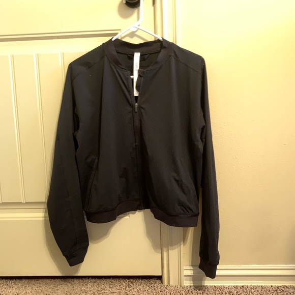 Lululemon Final Lap Jacket - Picture 2 of 6